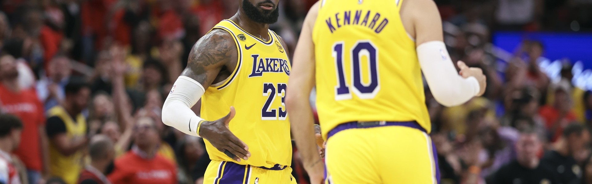 开云-詹姆斯：东里受伤对我们所有人都充满挑战 我们努力迅速解决问题