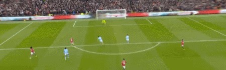 亨利：B费完全是带着脑子踢球的球员，他的跑动太厉害了